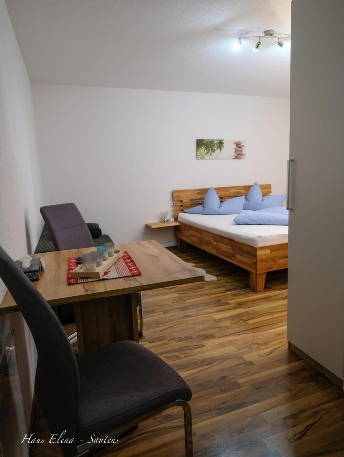 Haus Elena Apartment เซาเทนส์ ภายนอก รูปภาพ