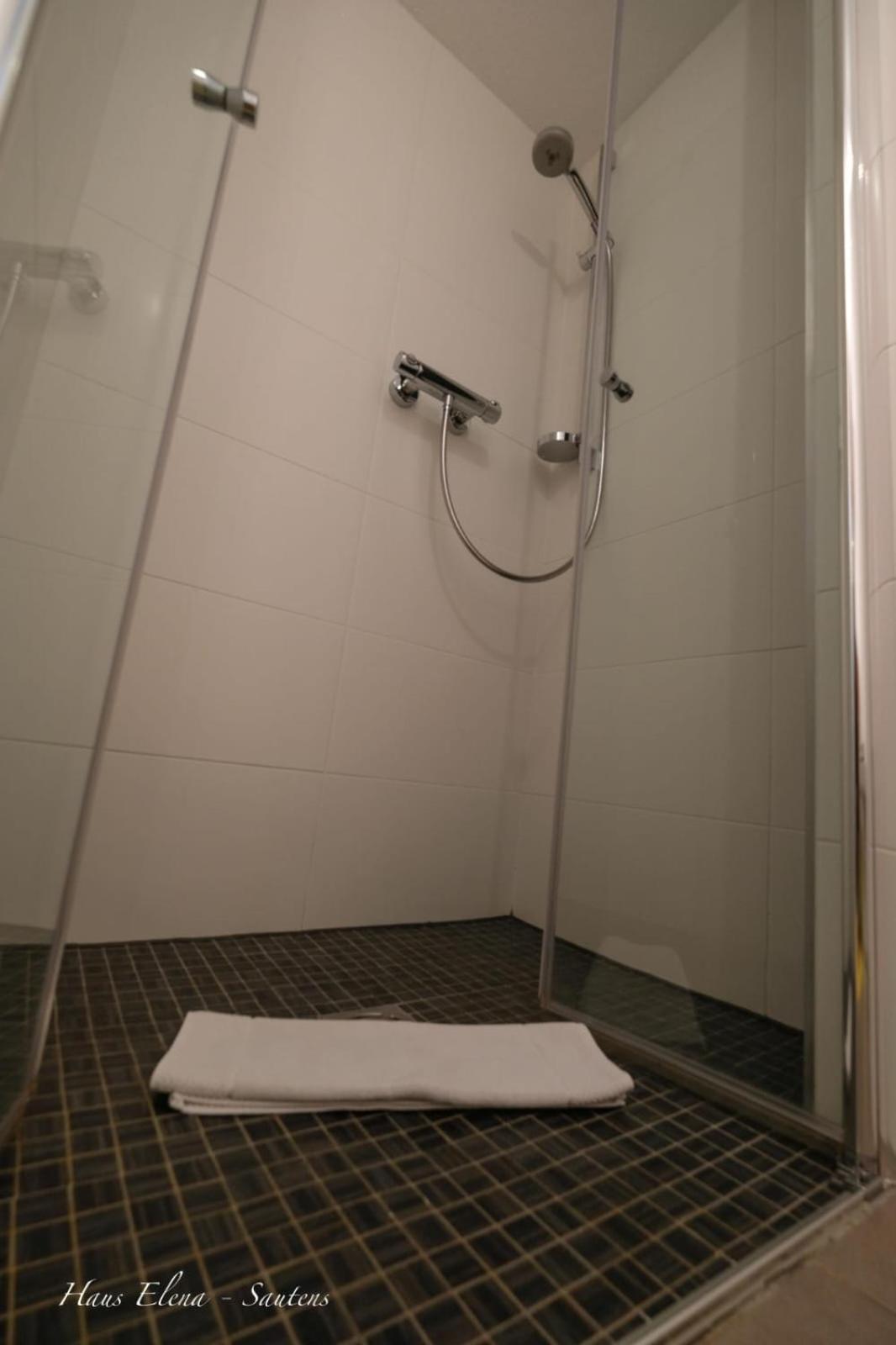 Haus Elena Apartment เซาเทนส์ ภายนอก รูปภาพ